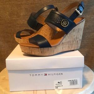 Tommy Hilfiger Memili Platform Wedge w/Box